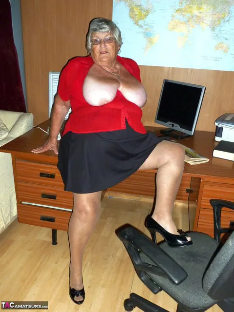 Busty British BBW Poses Nude in Heels at the Office Desk – photo 7 of 20