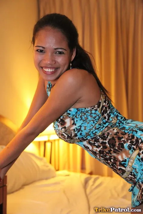 Petite Filipina Undresses to Show Her Hairy Bush – photo 8 of 21