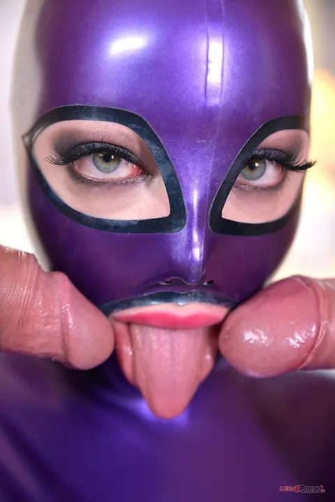 Latex Lucy: British MILF with Enhanced Tits Gets Fucked and Kissed – photo 19 of 21
