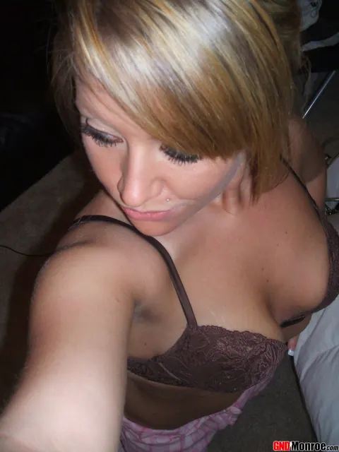 Blonde PAWG in Lingerie Spreads for Selfies – photo 2 of 12