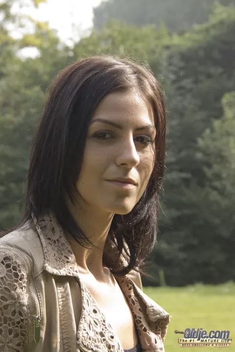 Meg Magic: Tall Hungarian Brunette Sucks Man and Spreads Outdoors for Sex – photo 2 of 18