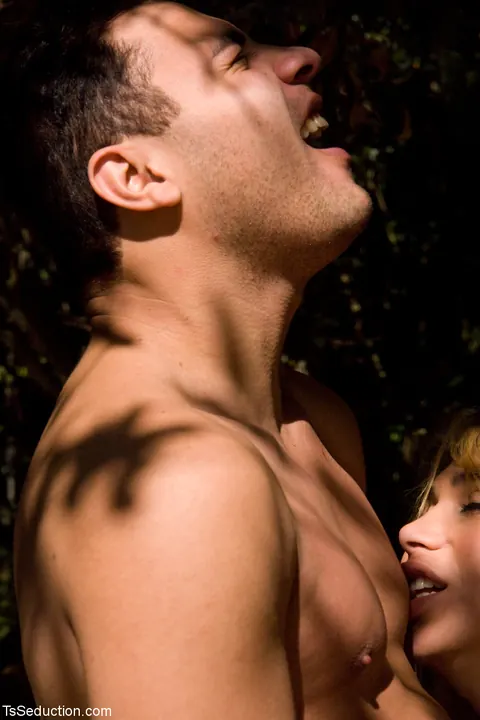 Brazilian Trans Woman Strips Nude and Poses Outdoors – photo 5 of 21