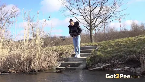 Naomi Bennet: Czech Brunette Pulls Jeans Aside and Spreads Her Pussy on Concrete Steps – photo 2 of 15