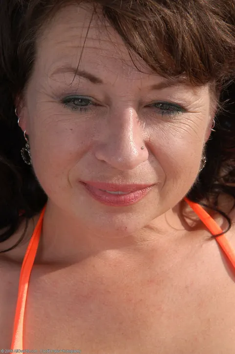 Mature PAWG Strips Out of Her Bikini Outdoors and Rubs Her Pussy – photo 2 of 20