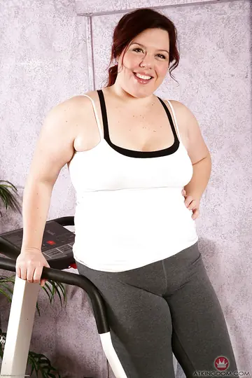 BBW MILF Pulls Yoga Pants Aside to Show Her Hairy Pussy