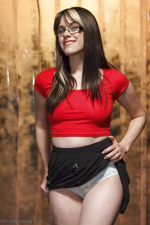 Katt Anomia: Thick Brunette Lifts Her Skirt and Spreads Her Shaved Pussy – photo 1 of 16