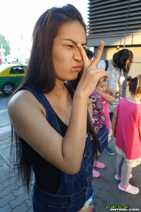 Asian Woman Takes a Creampie Outdoors – photo 2 of 17