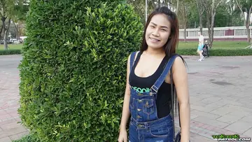 Asian Woman Takes a Creampie Outdoors