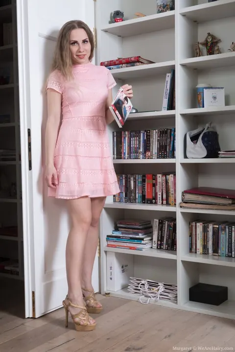 Woman Hikes Up Her Dress and Pulls Aside Her Panties – photo 1 of 16
