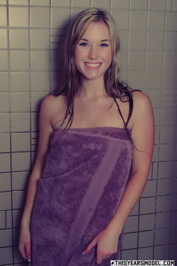 PAWG Blonde Drops Her Robe to Show Her Big Ass in the Shower