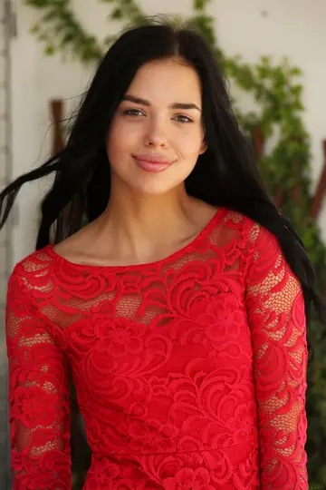 Venice Lei – Tall Black-Haired Babe Strips Out of Her Dress Outdoors in High Heels