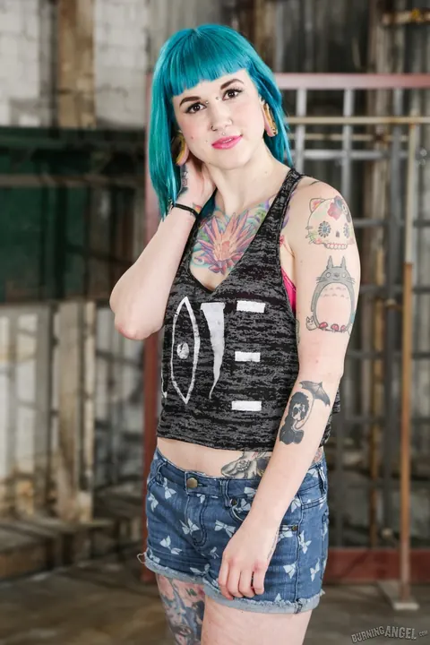 Severin Graves: Short-Haired Tattooed Woman Strips and Toys Herself Outdoors – photo 2 of 17