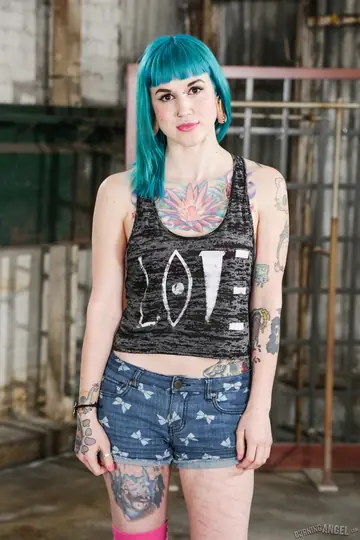 Short-Haired Tattooed Woman Strips and Toys Herself Outdoors