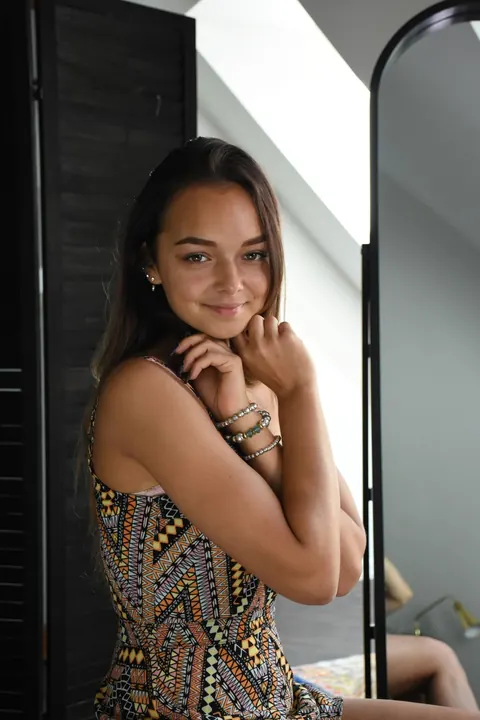 Slava: Thick Brunette with Big Natural Tits Poses at the Mirror – photo 1 of 15
