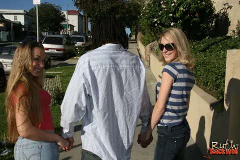 Ruth Blackwell: Busty Blonde and Thick Brunette Strip Off Their Jeans for a Threesome – photo 4 of 21