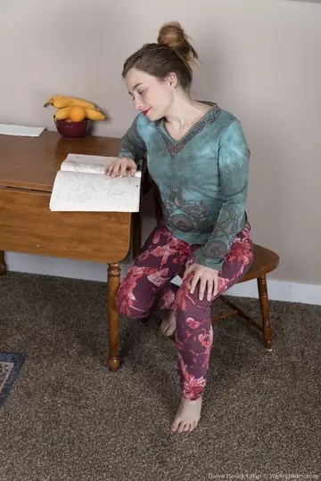 Dawn Honey Crisp – Hairy Amateur Brunette in Pigtails Masturbates with a Banana