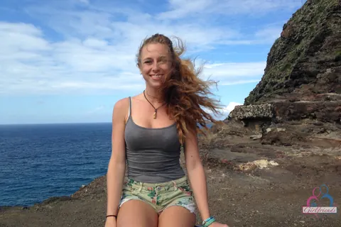 Taylor Whyte: Blonde Amateur Poses in a Top and Shorts on the Beach – photo 1 of 14