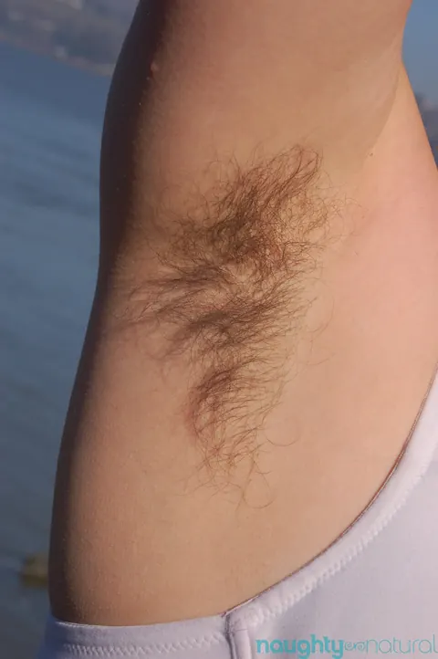 Maxine Holloway: BBW Brunette Spreads Her Hairy Pussy in the Open Air – photo 13 of 21