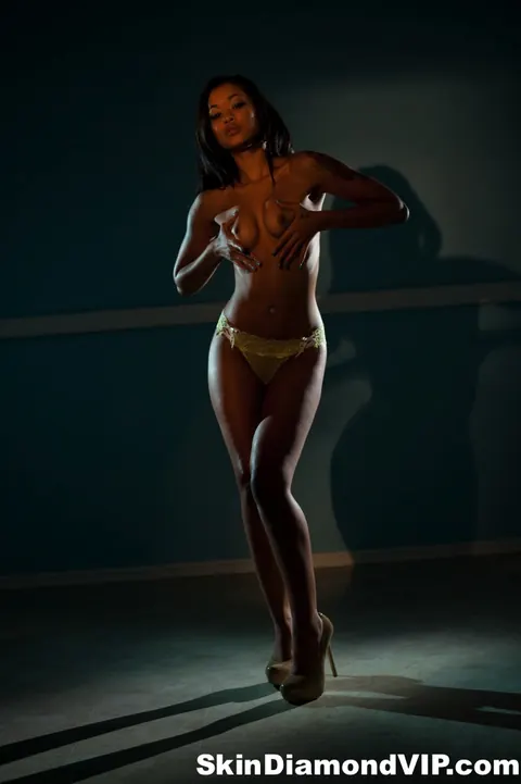 Skin Diamond: Ebony Brunette Models Yellow Lingerie and Pulls Panties Aside – photo 9 of 15