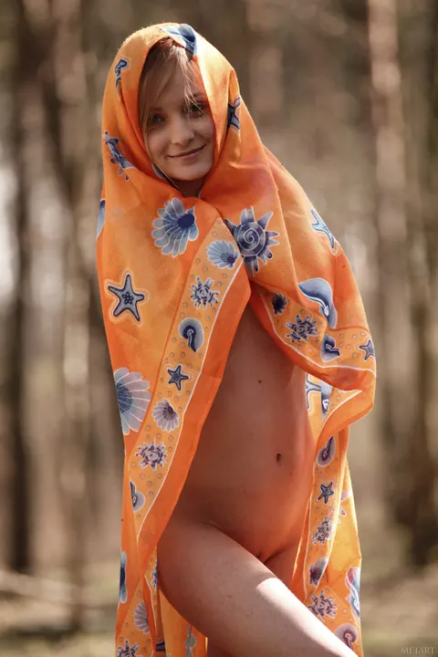 Woman Spreads Her Pussy Outdoors in Open Air – photo 13 of 21