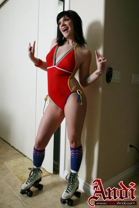 Brunette in a Bikini and Socks Reveals Her Tits – photo 4 of 15
