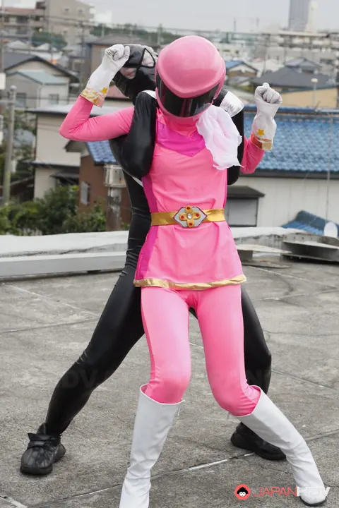 Japanese Woman Poses Outdoors in Costume, Boots and Heels – photo 8 of 20