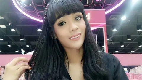 Asian Trans Woman Strips Nude and Shows Her Tits – photo 11 of 11