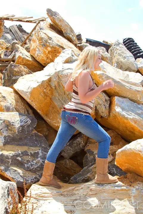 Jeannine Hansen: Thick Blonde in Jeans Bares Her Big Natural Tits Outdoors – photo 3 of 16