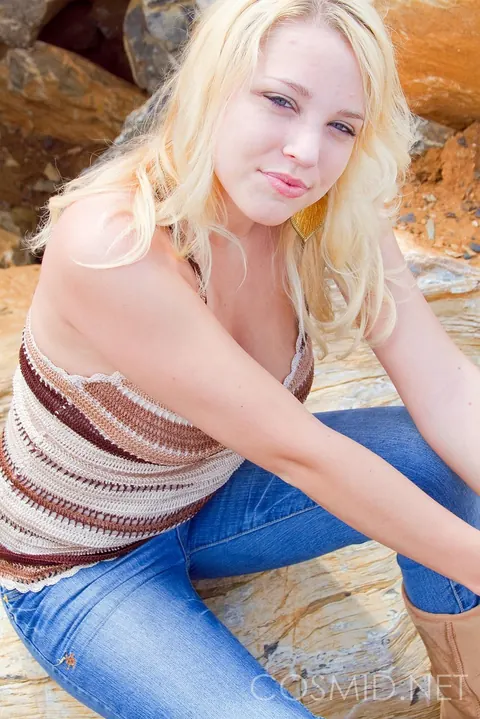 Jeannine Hansen: Thick Blonde in Jeans Bares Her Big Natural Tits Outdoors – photo 6 of 16