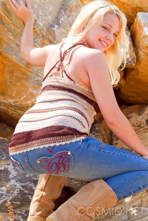 Jeannine Hansen: Thick Blonde in Jeans Bares Her Big Natural Tits Outdoors – photo 5 of 16