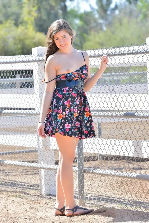 Brunette Spreads Her Ass and Toys Her Pussy Outdoors in a Skirt – photo 6 of 16