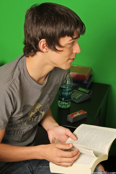 Two Men Kiss and Give Each Other Blowjobs – photo 1 of 21
