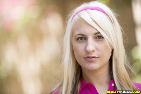 Hailey Holiday: Busty Blonde PAWG Shows Off Her Body Outdoors – photo 6 of 16