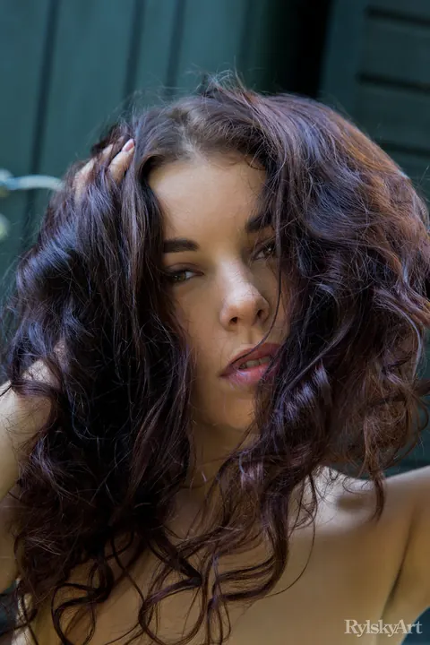 Evita Lima: Brunette PAWG Poses Naked on the Garden Steps – photo 14 of 16