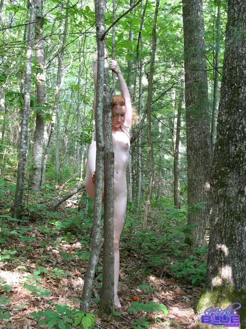 Nicki Blue: Redhead PAWG Poses Nude and Spreads in the Woods – photo 7 of 15