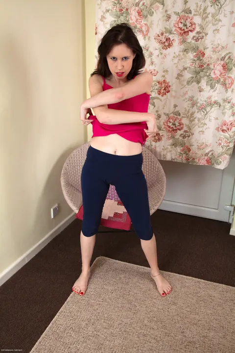 Shylo Moore: Petite Pale Brunette Shows Her Hairy Bush and Tattoo – photo 6 of 21