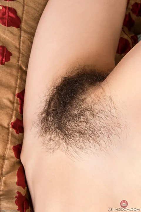 Liza James: Thick Brunette Strips Out of Her Shorts and Spreads Her Hairy Bush – photo 20 of 21