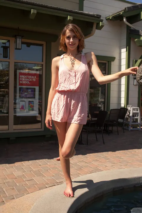 April Grantham: Tall Brunette Flashes in Public – photo 1 of 12