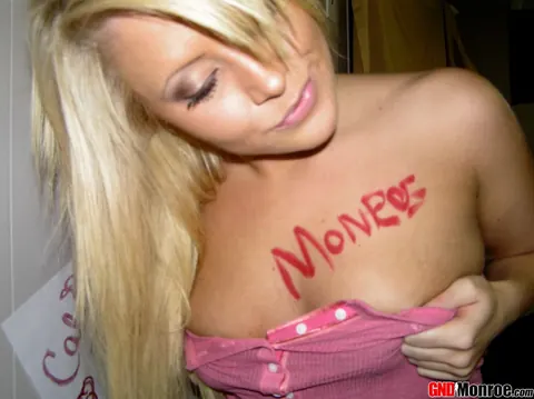 Blonde PAWG Pushes Down Her Shorts and Spreads Her Pussy Nude – photo 1 of 12