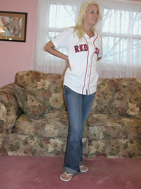 Angelina Hart: Blonde MILF Strips and Displays Her Perky Tits and Shaved Pussy – photo 1 of 21