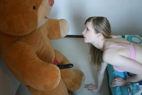 Anna Sucks: Tall Skinny Blonde Uses a Strap-On and Takes a Facial Outdoors – photo 5 of 13