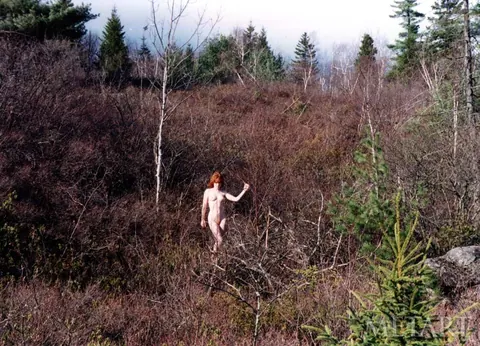 Woman Strips Fully Nude and Poses for Glamour Shots Turning Slowly – photo 12 of 14