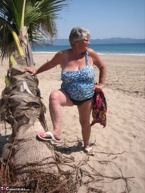European BBW with Big Tits Strips Out of Her Bikini on the Beach – photo 10 of 20