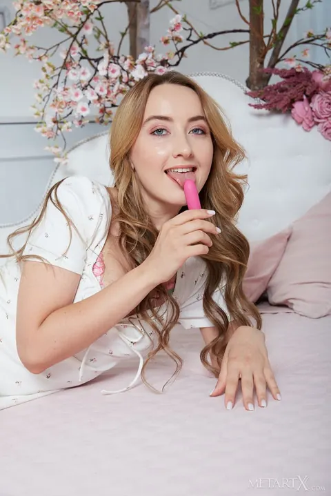 Ann Joy: Blonde in High Heels Strips and Uses a Dildo – photo 3 of 15