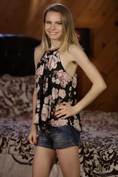 Catarina Petrov: Slim Blonde Shows Her Small Tits and Ass in the Bedroom Shorts – photo 2 of 17