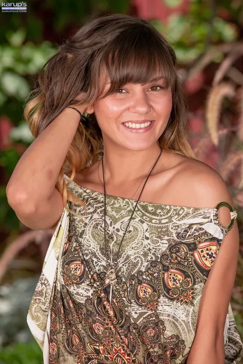 Rio Petite: Petite Latina Brunette Strips and Spreads Her Shaved Pussy Outdoors – photo 1 of 21