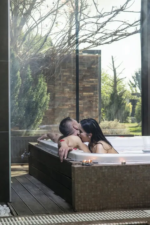 Loren Minardi: Tall Hungarian PAWG Seduces Her Man Outdoors and in the Bathroom – photo 17 of 18