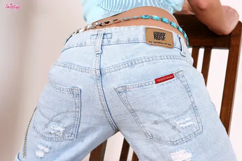 Bettie Ballhaus: Thick Redhead MILF Strips Out of Her Jeans and Spreads Her Hairy Pussy – photo 2 of 16
