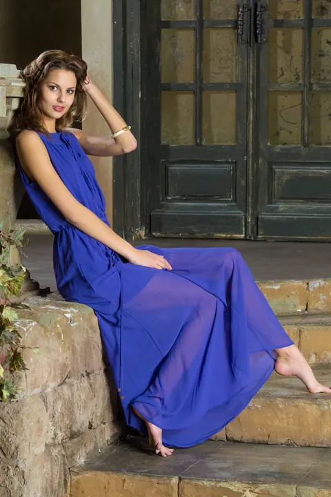 Sandra Lauver: Tall Russian Brunette Strips Out of Her Elegant Dress – photo 1 of 21
