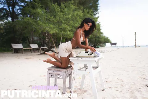 Tita Sahara: Petite Asian Brunette in a Bikini Shows Her Big Tits and Ass on the Beach – photo 15 of 20